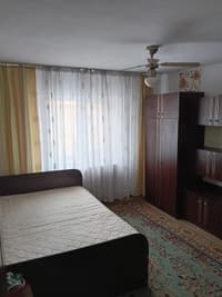 Închiriez garsonieră pe termen lung