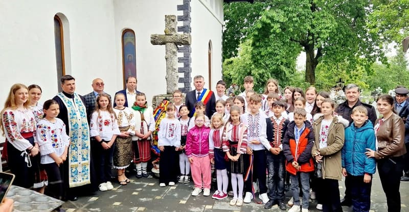 IBĂNEȘTI: Două decenii de artă și credință „IISUS-LUMINA LUMII”, o tradiție a sufletului ibăneștean!