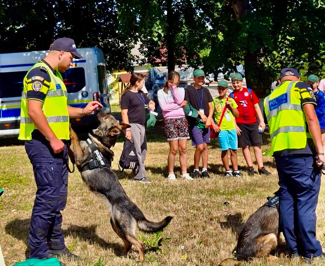 Prima lecție din campania „Pregătiți pentru inundații, pregătiți pentru viață!” – peste 100 de copii au învățat cum să se protejeze în cazul inundațiilor
