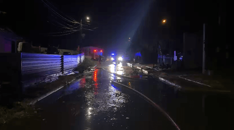 Opt gospodării din Botoșani inundate în urma precipitațiilor abundente din ultimele ore