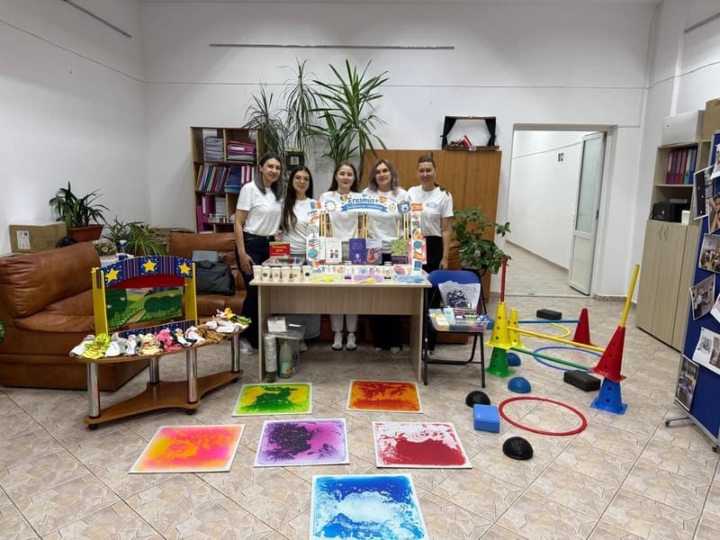 Târgul adulților: 7 standuri, 6 expertize diferite, 5 mobilități Erasmus+