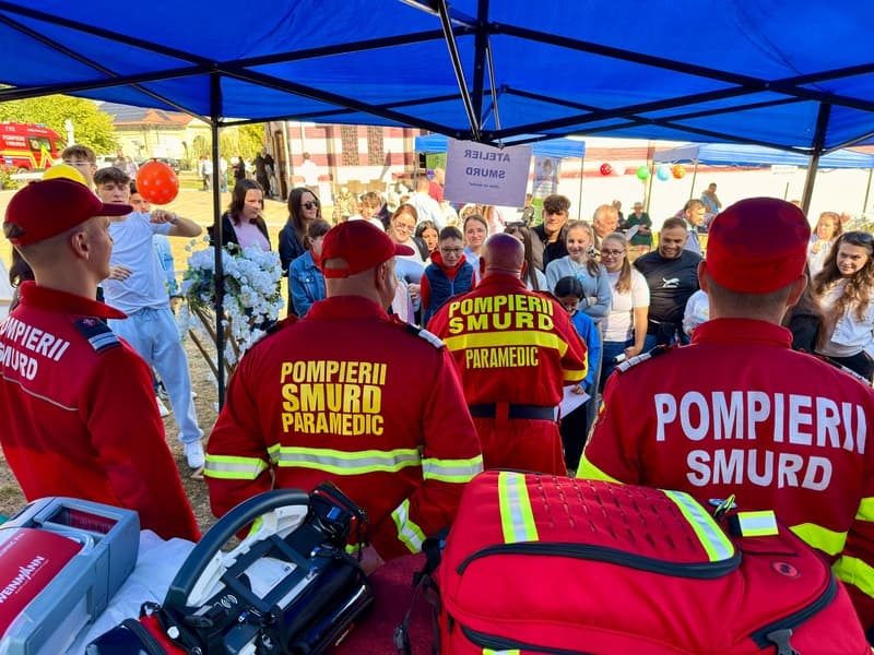 Pompierii botoșăneni, alături de familiile din Protopopiatul Dorohoi la „Festivalul Familiei”