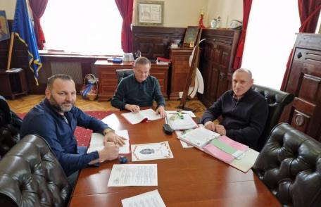 Primăria Dorohoi a semnat al doilea contract de execuție lucrări pentru renovarea energetică moderată a unor clădiri rezidențiale multifamiliale