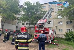 Autorități puse în alertă după ce un copil a rămas blocat într-un apartament din Dorohoi. Pompierii au intervenit cu autoscara - FOTO