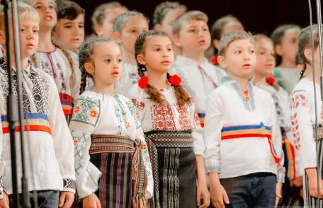 Concert de pricesne și cântări religioase „Răsărit-a primăvara” la Dorohoi - FOTO