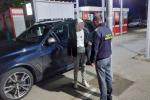 Păcălit de un prieten cu un permis de conducere fals