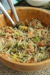 Salată cu fidea de orez, creveți și avocado