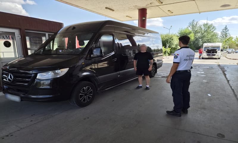 Permise de conducere false, cumpărate cu 2.650 de euro