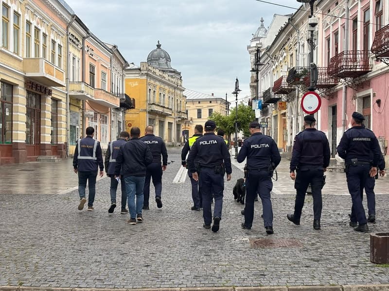 Razie de amploare a polițiștilor în zona Centrului Vechi, Parcul Tineretului și Piața Centrală din Botoșani