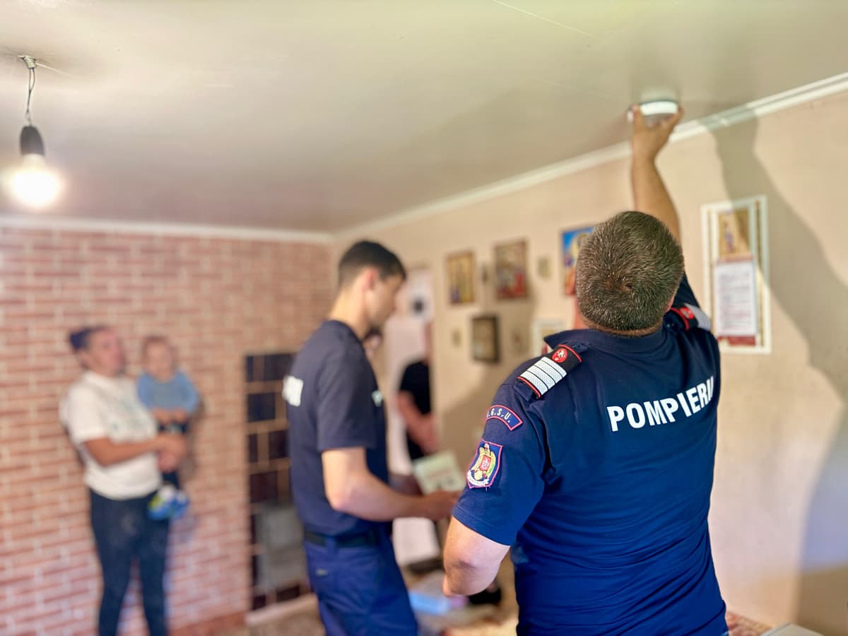 Campania „Detector pentru viață” a fost reluată în județul Botoșani: alte 498 de astfel de dispozitive vor fi instalate, gratuit, în locuințe