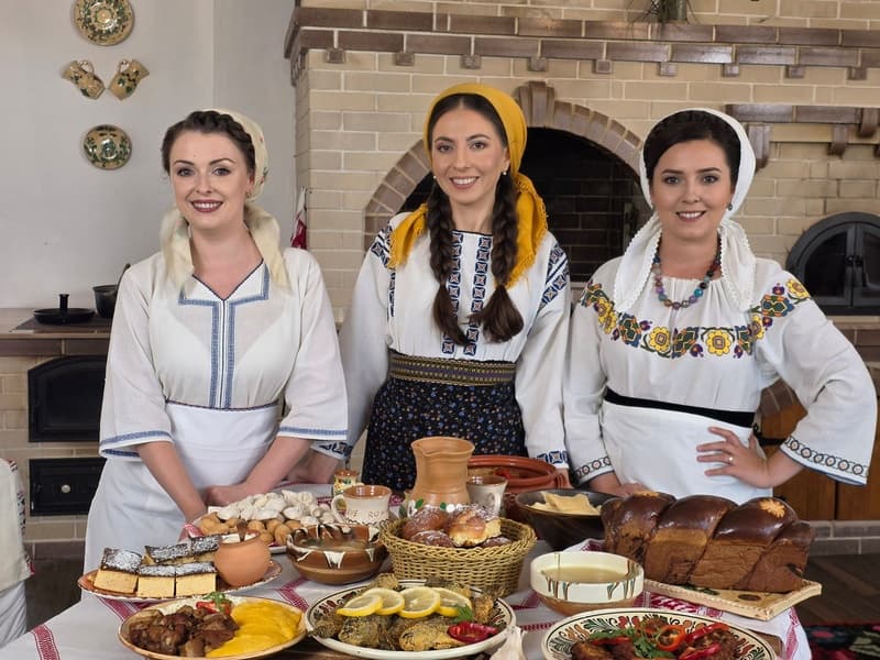 Fetele din Botoșani au lansat o nouă melodie: „Mâncăm bine în Moldova”