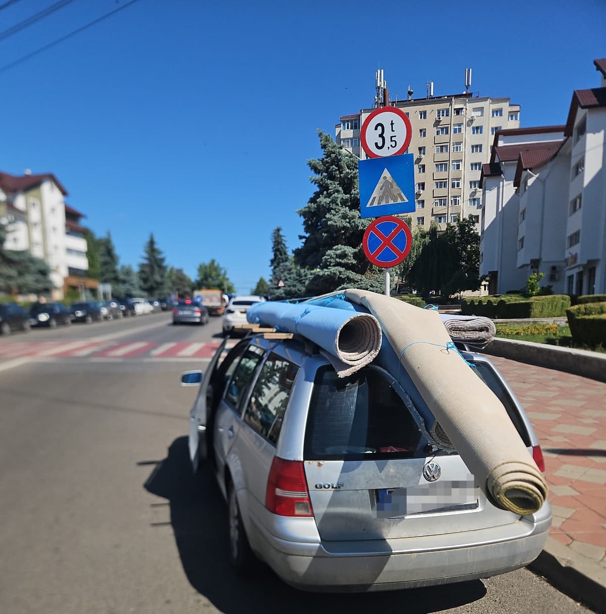 Poliția locală Dorohoi: Sancțiuni pentru șoferii care parchează pe trecerile de pietoni sau în apropierea acestora