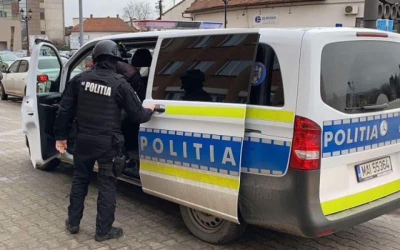 Un dorohoian a rămas fără mașină pentru că transporta bunuri de contrabandă