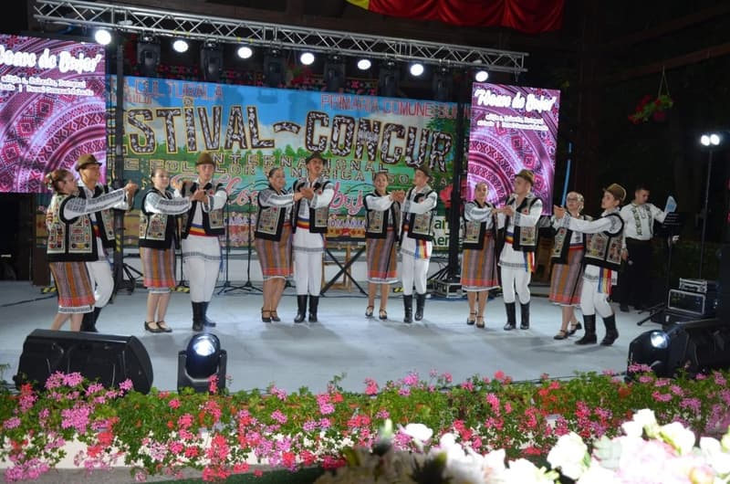 Festivalul-Concurs Internațional de Folclor și Muzică Ușoară „Floare de Bujor” – Ediția I, un debut de excepție la Suharău