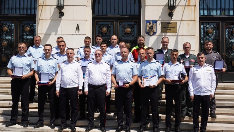 Doi pompieri din Dorohoi și Botoșani recompensați de ministrul Afacerilor Interne pentru intervenții salvatoare în timpul liber