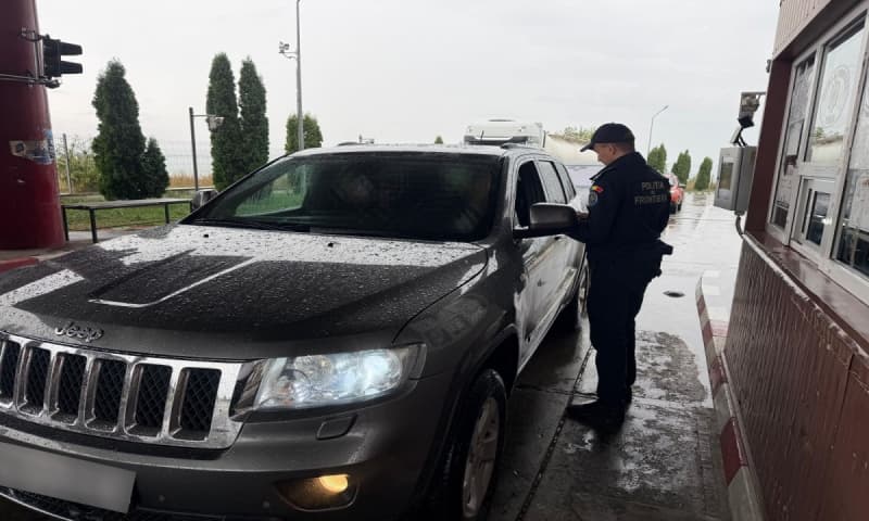 Microbuz radiat din circulație în Germania depistat la PTF Stânca