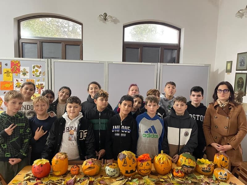 „Arta în culorile toamnei” – creativitate, culoare și emoție la Muzeul „Ștefan Luchian” din Ștefănești