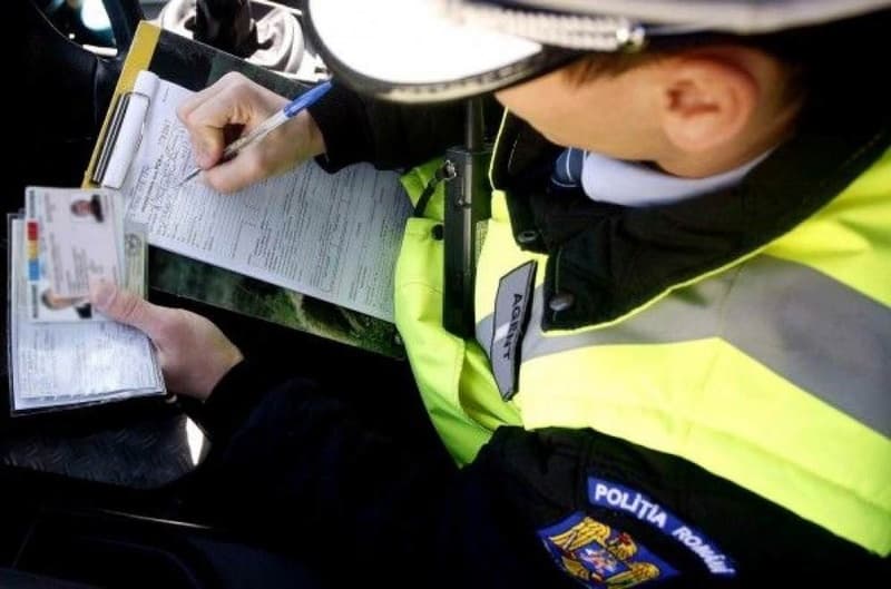 Dosar penal pentru conducerea unui vehicul fără permis de conducere
