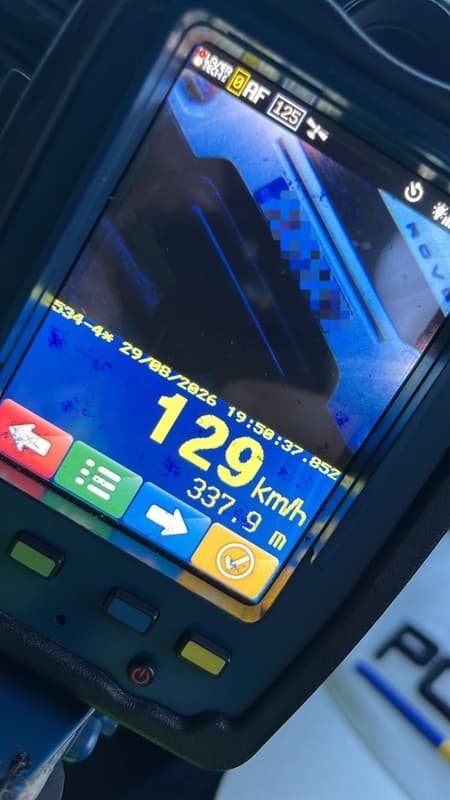 Tânăr botoșănean depistat în timp ce se deplasa cu 129 km/h