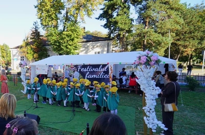 Festivalul Familiei, o zi frumoasă pentru familiile din Dorohoi - FOTO