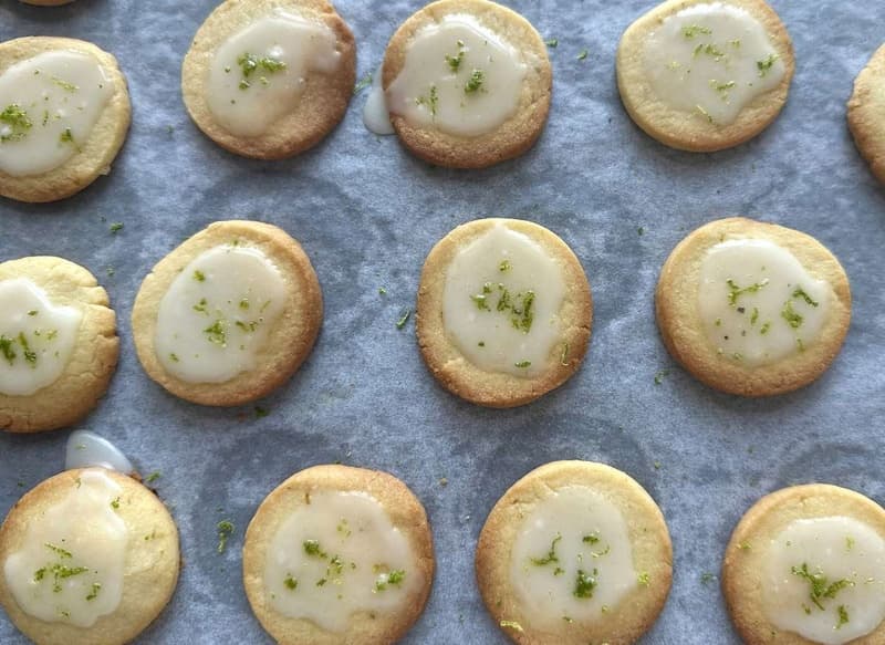 Biscuiți cu unt și lămâie