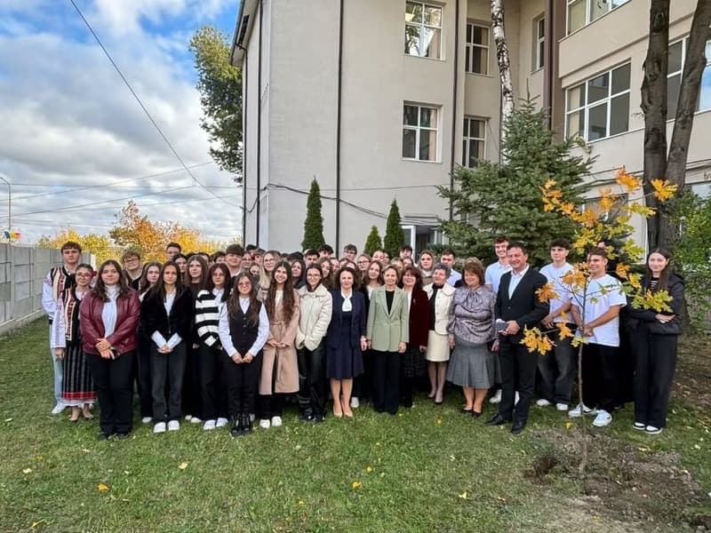 Vizita Principesei Sofia la Liceul „Regina Maria” din Dorohoi, un îndemn spre excelență