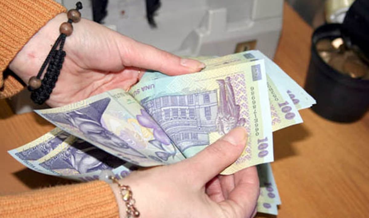 Peste 800 de botoșăneni depistați că au încasat bani ilegal de la stat