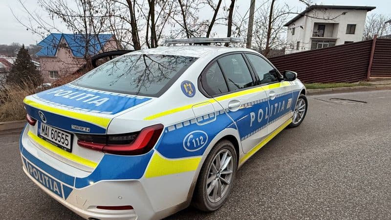 Tânăr reținut pentru uz de fals și conducerea unui vehicul fără a deține permis