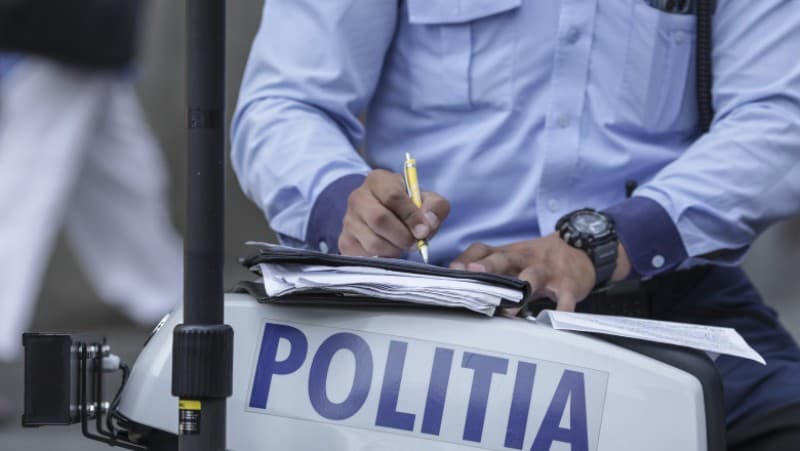 Șofer din București, prins la Darabani cu permisul suspendat