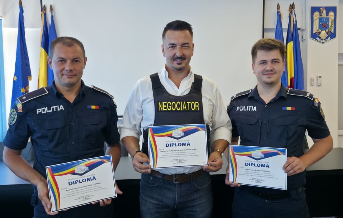 Polițiști botoșăneni, apreciați de conducerea MAI pentru curaj și profesionalism