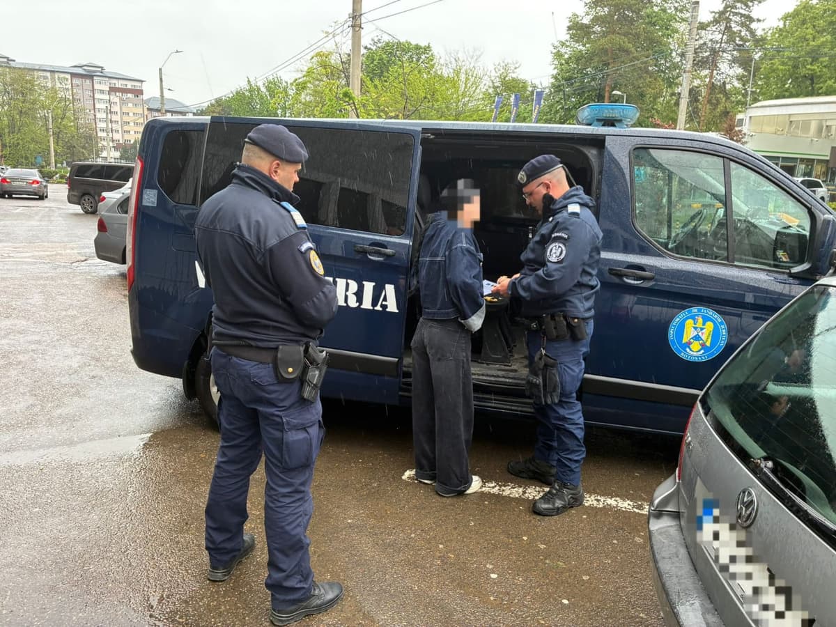 Tănără amendată la Botoșani după ce a cerut donații în numele unei false asociații