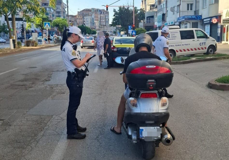 Acțiune a polițiștilor pentru prevenirea accidentelor în care sunt implicați motocicliștii sau utilizatorii de trotinete și biciclete FOTO