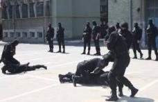 Exerciţiu demonstrativ al poliţiştilor Serviciului de Intervenţie Rapidă al IPJ Botoşani