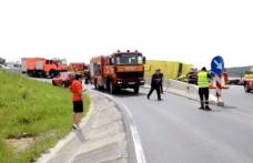 Accident grav cu patru morți și peste 20 de răniți, majoritatea copii, după ce un autocar s-a răsturnat