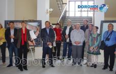 Vernisajul expoziției „Acasă, în suflet”: Dorohoienii pot admira zeci de tablouri - FOTO 