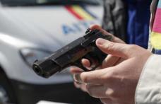 Două persoane ajunse la spital după o răfuială în trafic cu pistol, bâtă şi cuţit