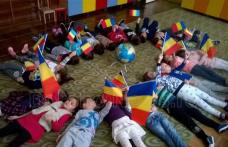 „Împreună pentru pace!” proiect de activitate extracurriculară desfășurat în parteneriat grădiniță-școală - FOTO