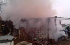 Afumătoare distrusă într-un incendiu