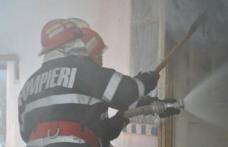 A incendiat casa părintească din Vârfu Câmpului după ce a verificat racordurile unei butelii