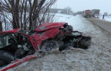 Impact devastator! Bărbat din Botoşani implicat într-un accident grav, la ieșirea din Pașcani - FOTO