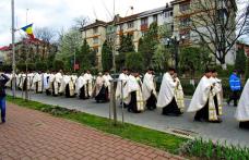 Sărbătoarea Floriilor, marcată la Dorohoi printr-o procesiune la care au participat sute de oameni - FOTO