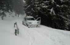 Condiţiile meteo din ultimele 24 de ore au afectat alimentarea cu energie electrică în mai multe zone din Moldova - FOTO