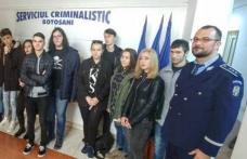 „Şcoala alfel” - Nou prilej de întâlnire a elevilor botoşăneni cu poliţiştii - FOTO