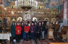 Seminariștii dorohoieni au aflat cum se pictează o biserică - FOTO