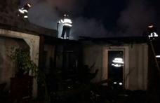 Pompierii au intervenit pentru stingerea unui incendiu puternic la Vorona - FOTO