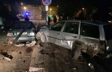 Accident! Un șofer băut s-a răsturnat cu mașina și a avariat alte două autoturisme parcate - FOTO