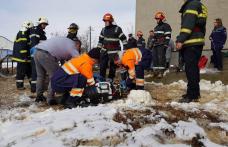 Incident grav! Un bărbat a căzut într-o fântână adâncă de 14 metri - FOTO