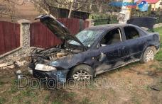 Accident grav la Dorohoi! Copil ajuns de urgență la spital după ce o mașină a părăsit partea carosabilă - FOTO