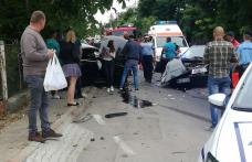 Accident grav la ieșirea din Botoșani spre Răchiți. Două persoane au ajuns la spital  - FOTO