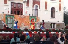 Spectacole de teatru muzical pentru cei mici în fața Primăriei Municipiului Dorohoi - FOTO